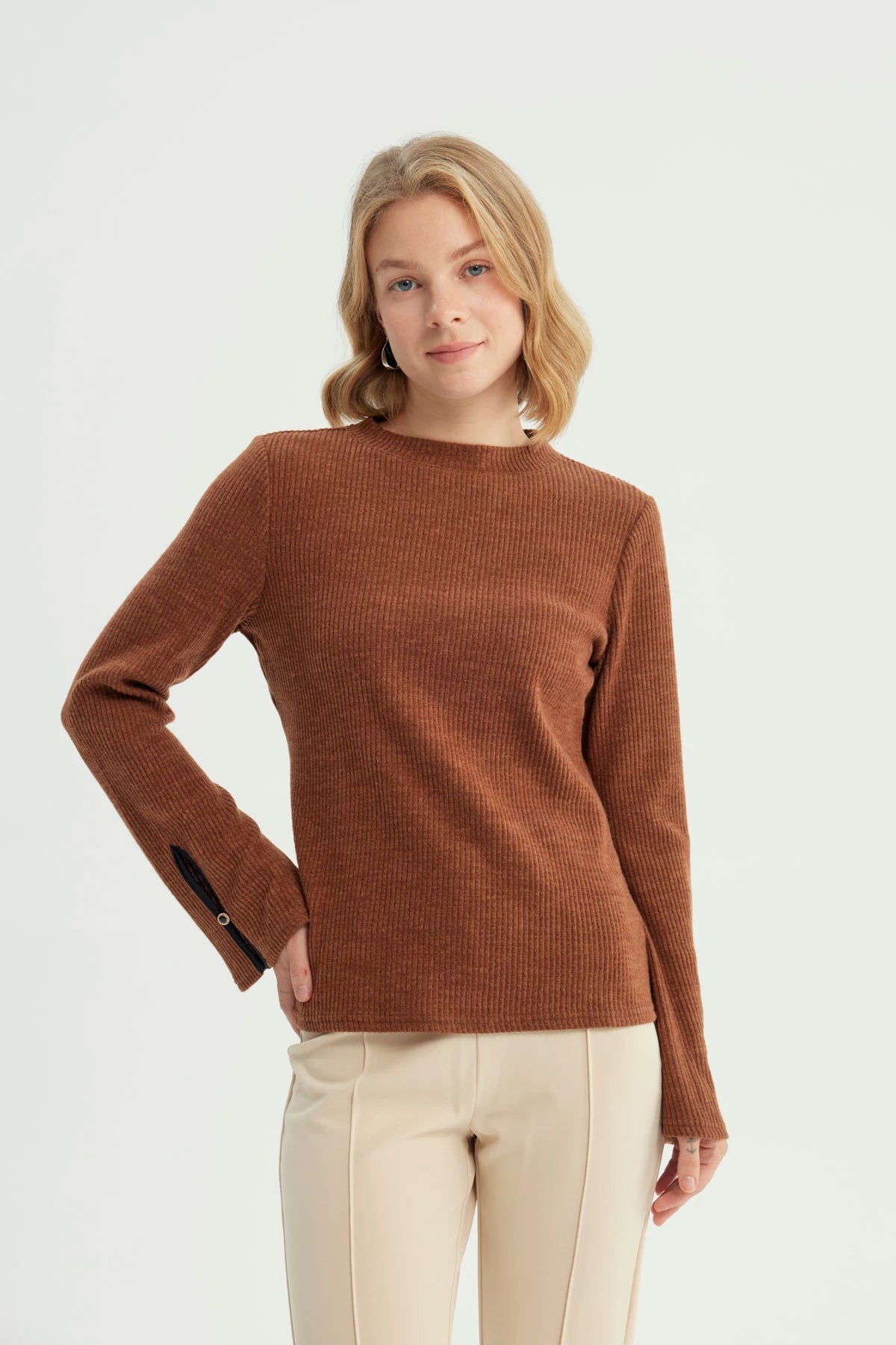 Sweater Mujer Regular Camel Oscuro
