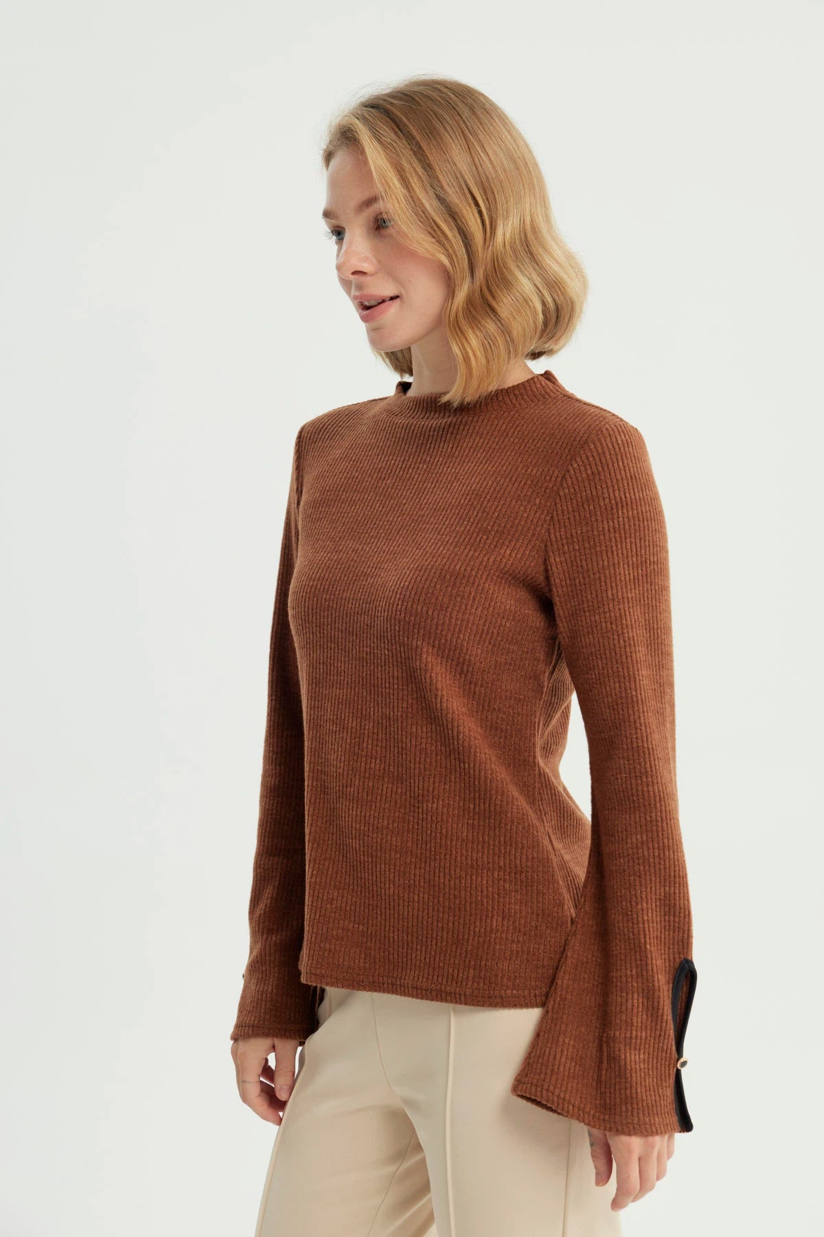Sweater Mujer Regular Camel Oscuro