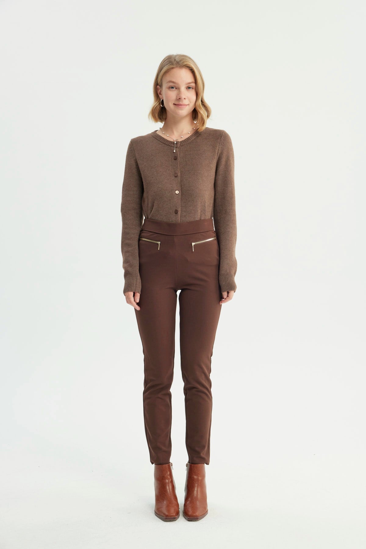 Calza Mujer Semi Pitillo Café Oscuro