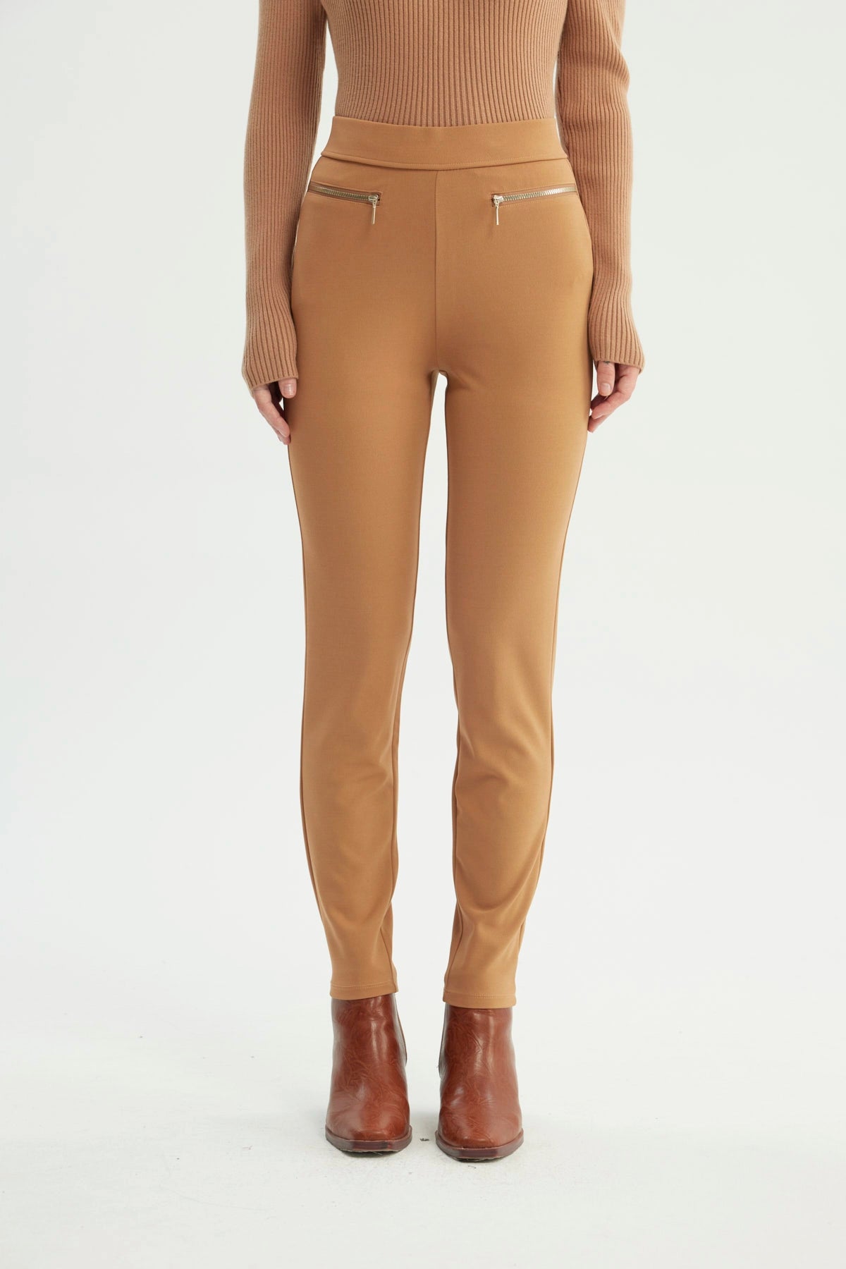 Calza Mujer Semi Pitillo Camel