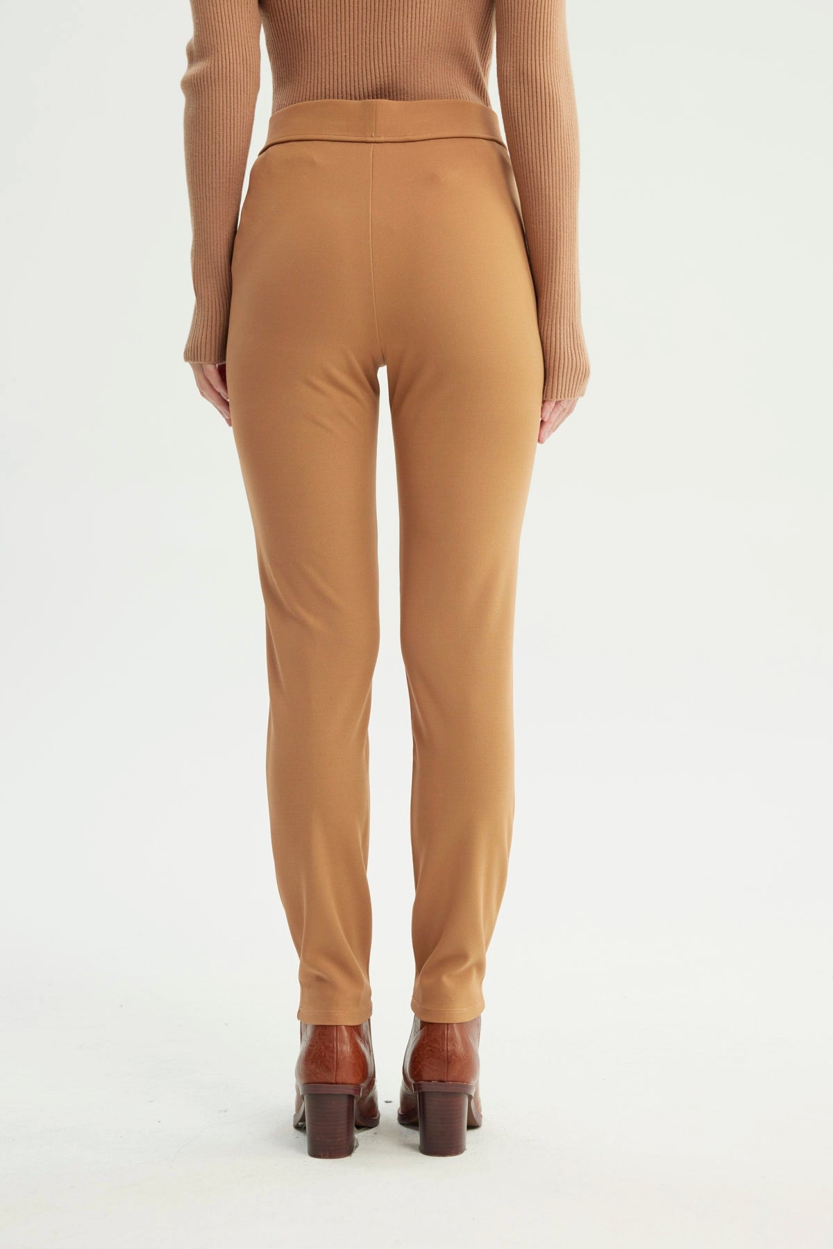 Calza Mujer Semi Pitillo Camel