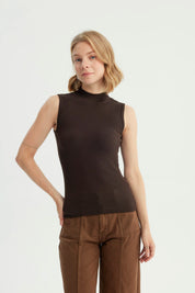 Polera Mujer Ajustada Sin Mangas Chocolate