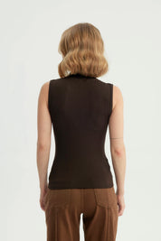 Polera Mujer Ajustada Sin Mangas Chocolate