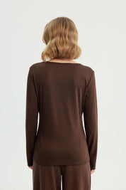 Polera Mujer Slim Café Oscuro