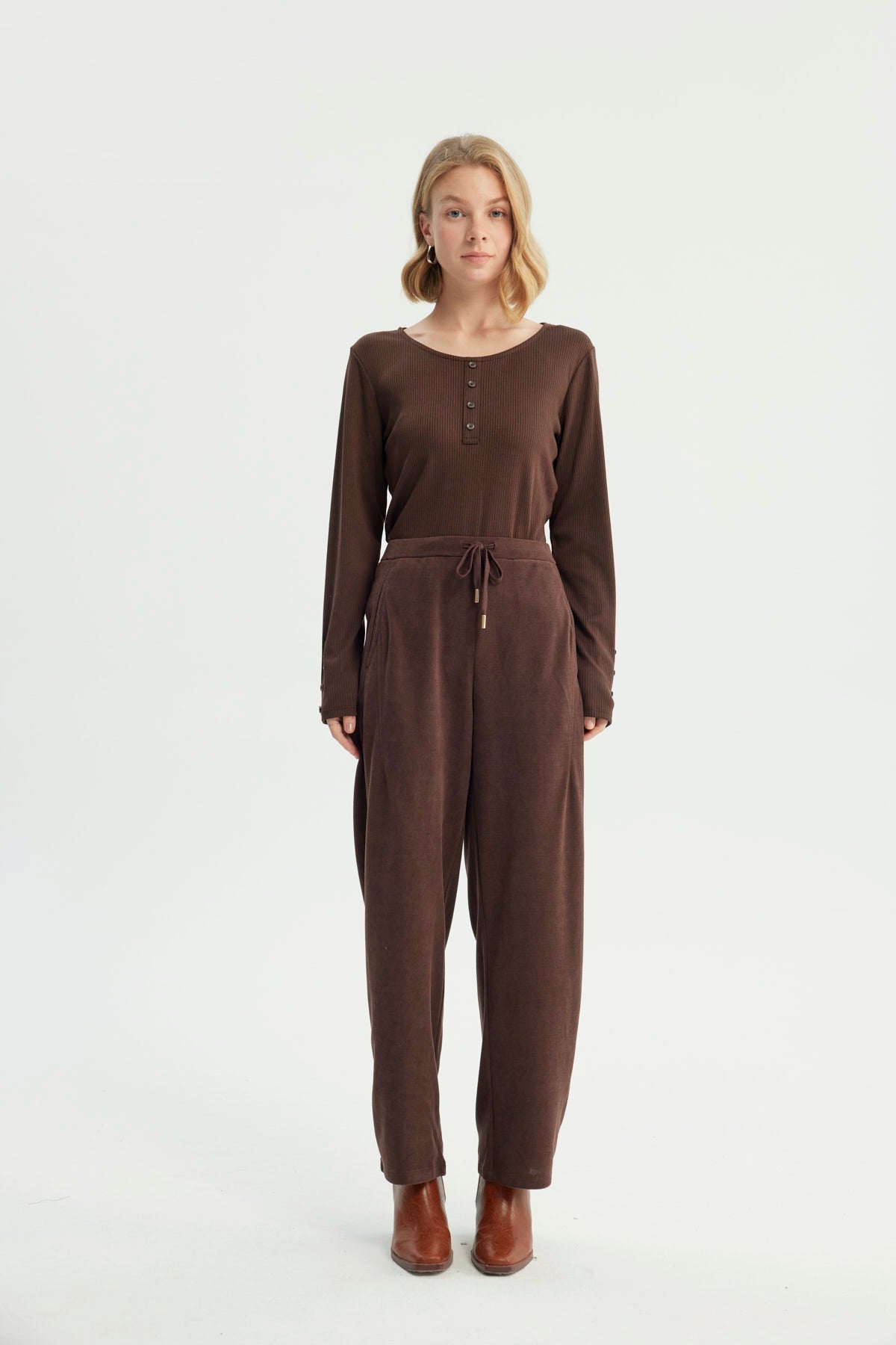 Polera Mujer Slim Café Oscuro
