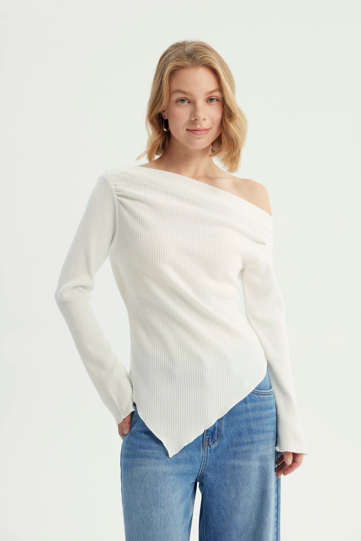 Sweater Mujer Con Faldón Crudo