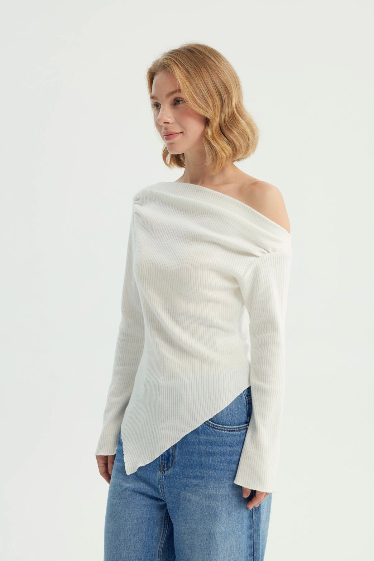 Sweater Mujer Con Faldón Crudo