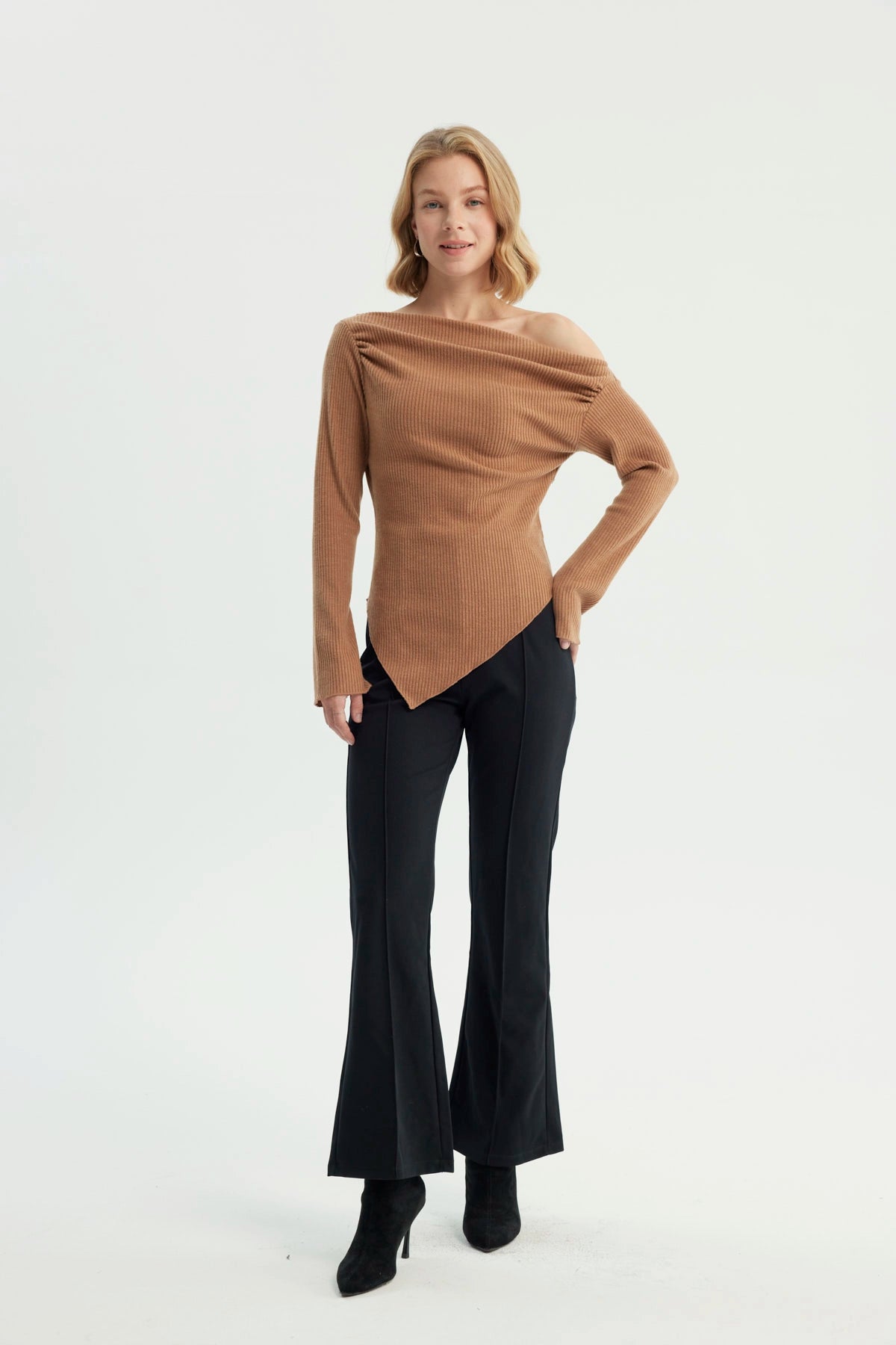 Sweater Mujer Con Faldón Camel