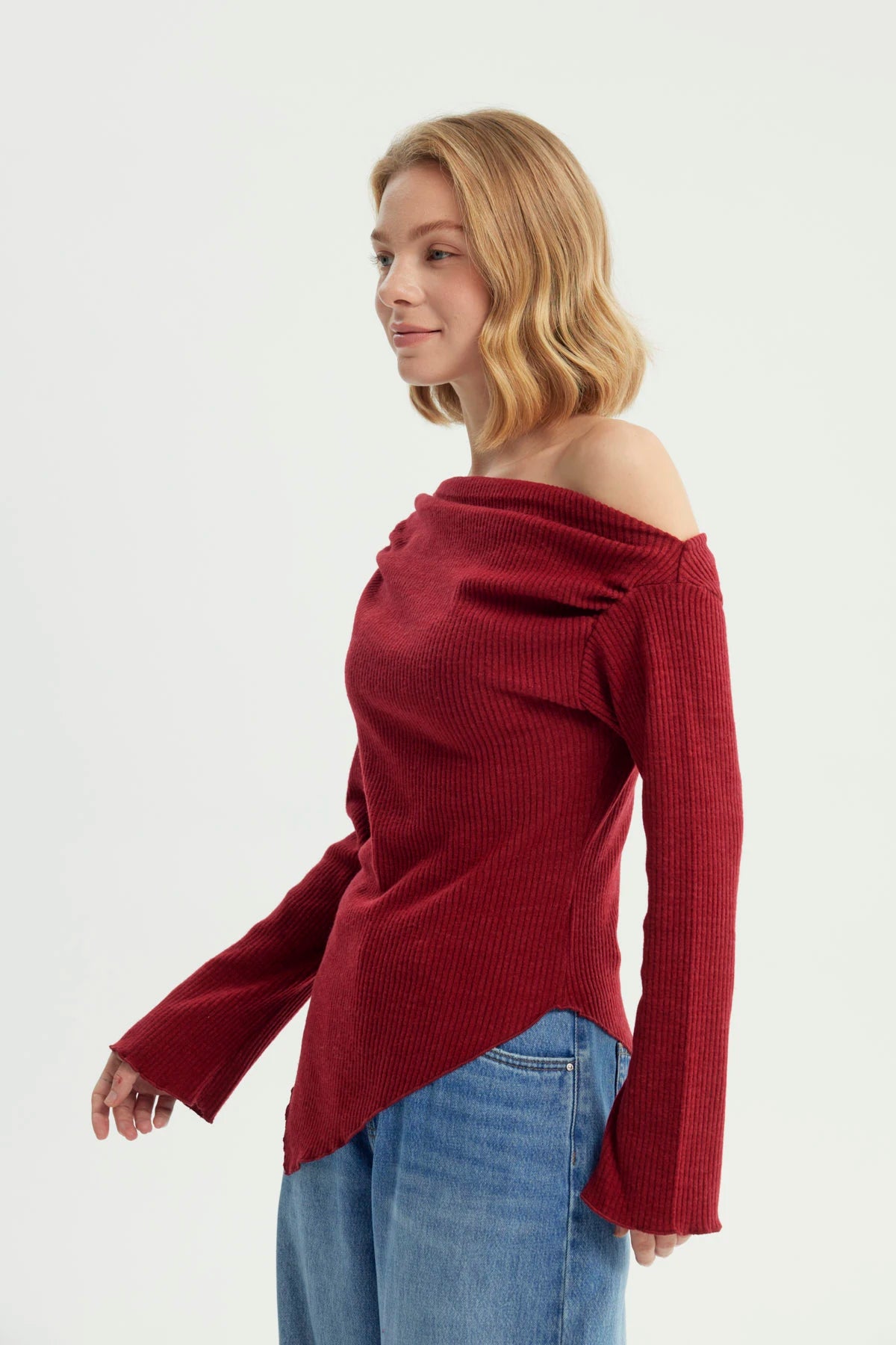Sweater Mujer Con Faldón Rojo