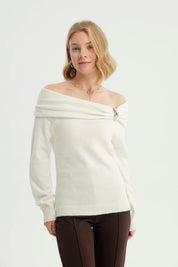 Sweater Mujer Slim Hombro Descubierto Crema