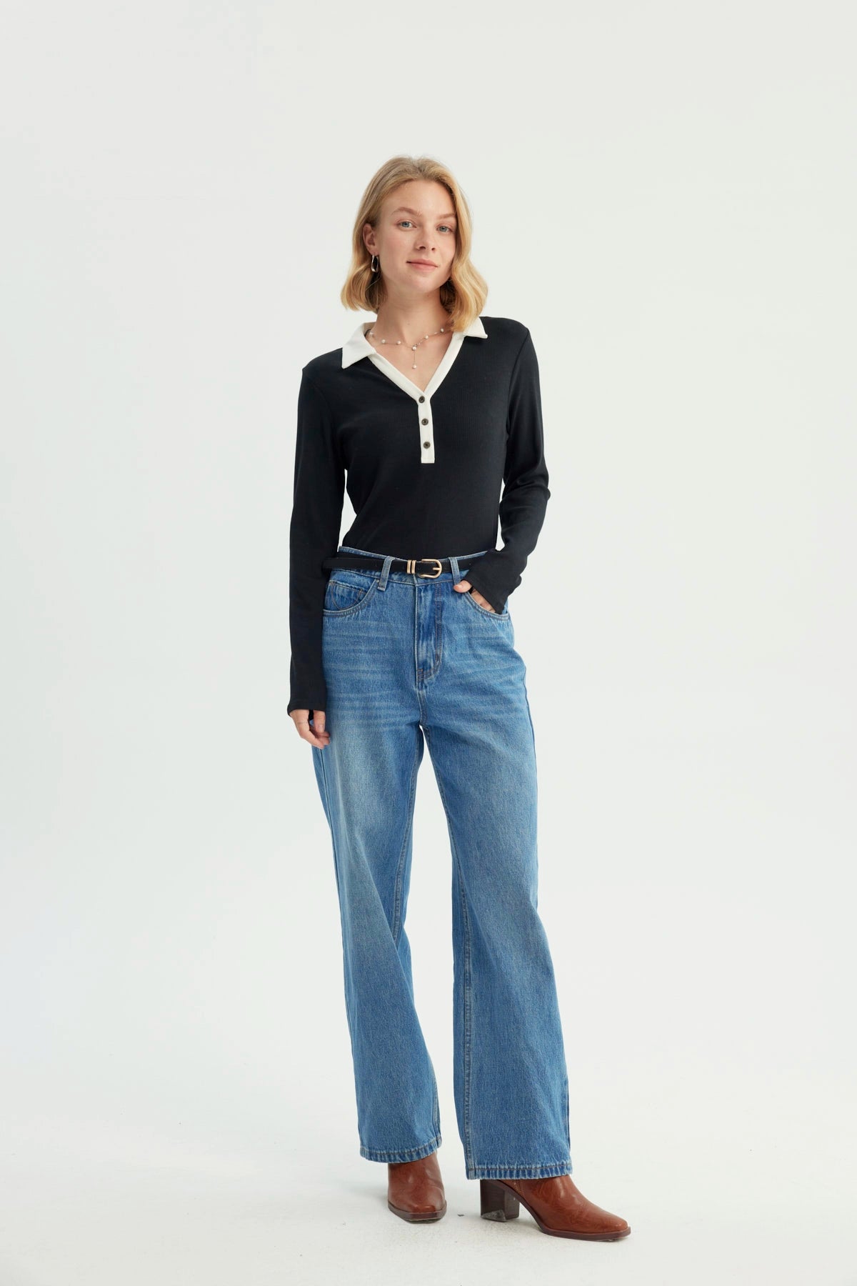 Polera Mujer Ajustada Cuello Polo Negro
