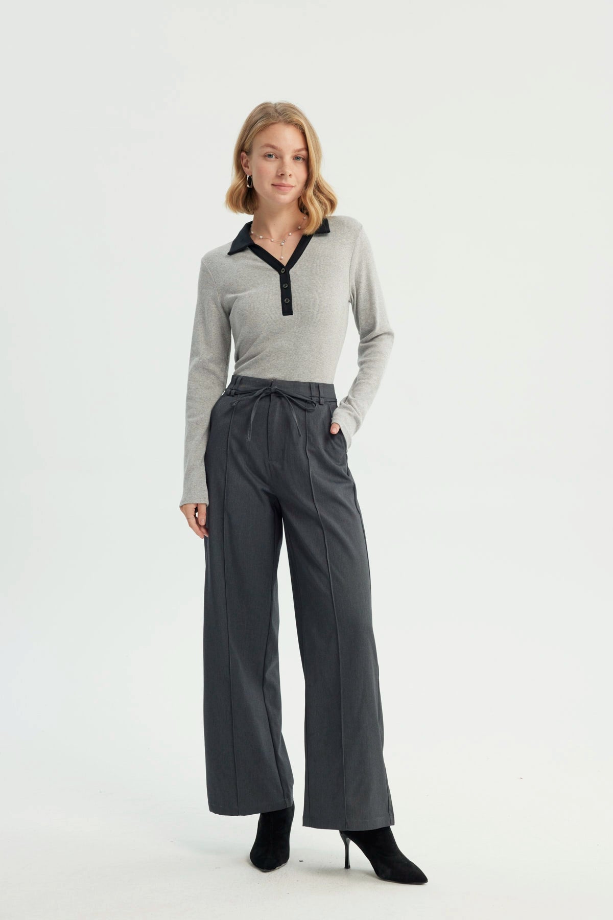 Polera Mujer Ajustada Cuello Polo Gris Melange