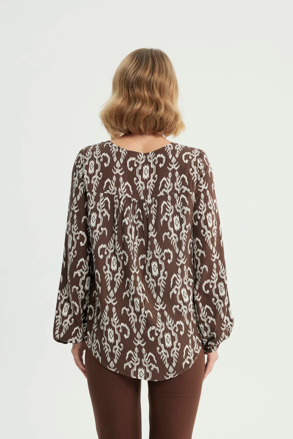 Blusa Mujer Clásica Café Oscuro