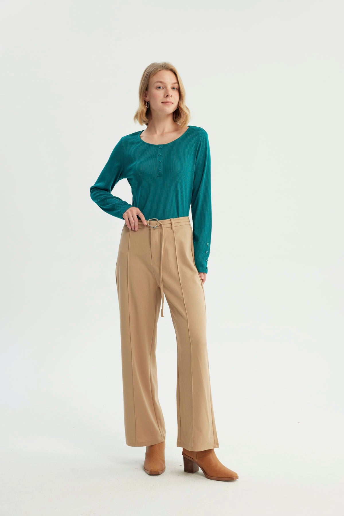 Pantalón Mujer Wide Leg Beige