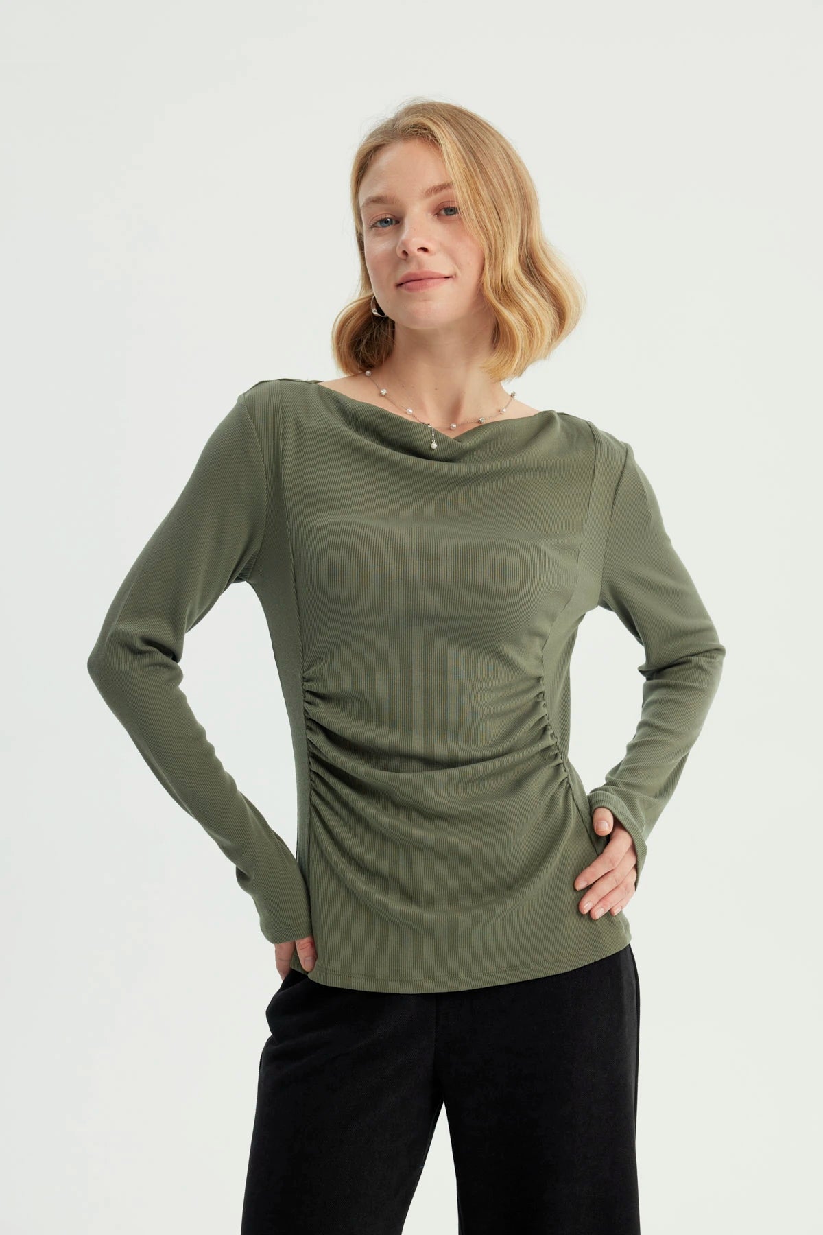 Polera Slim Mujer Verde Militar