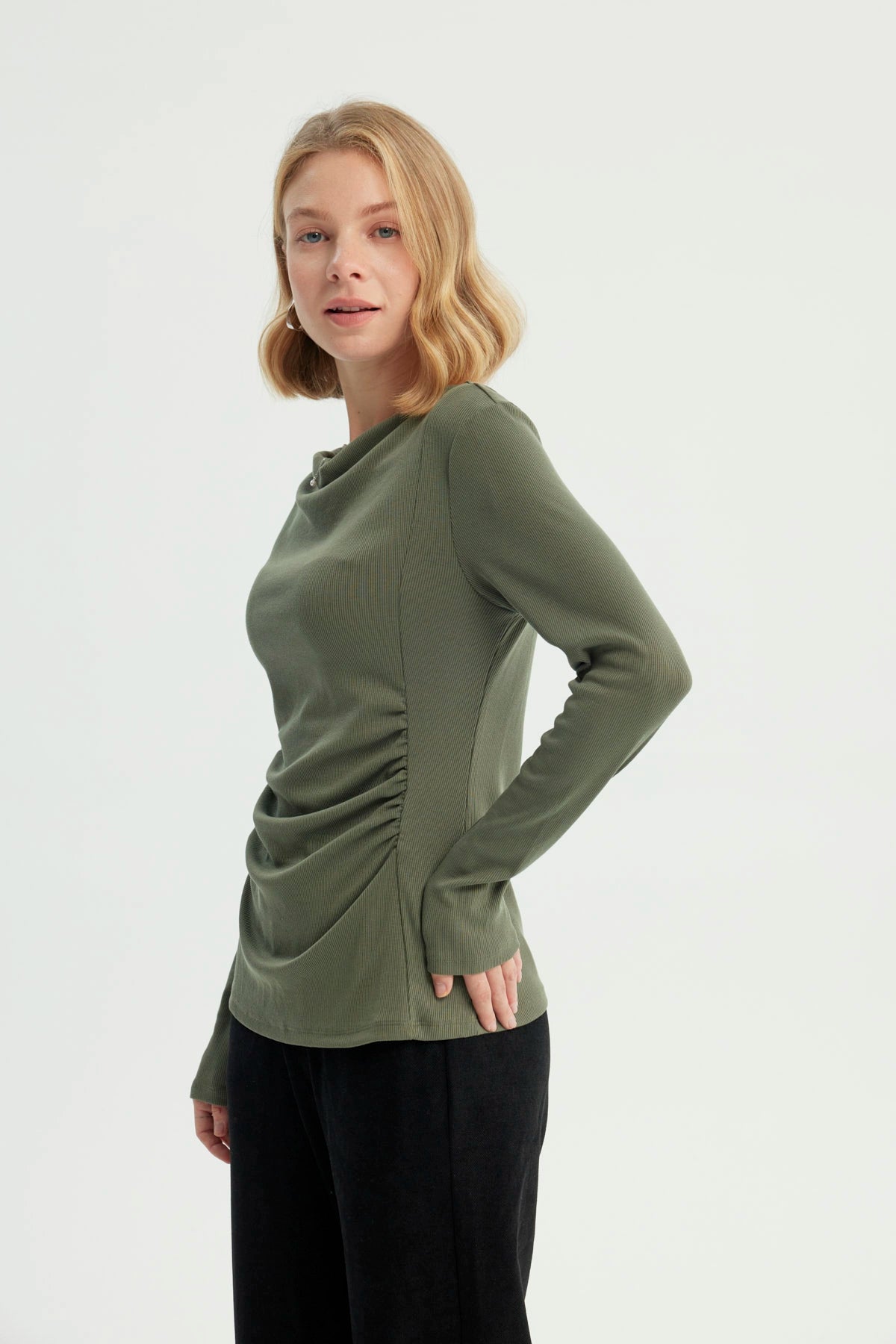 Polera Slim Mujer Verde Militar