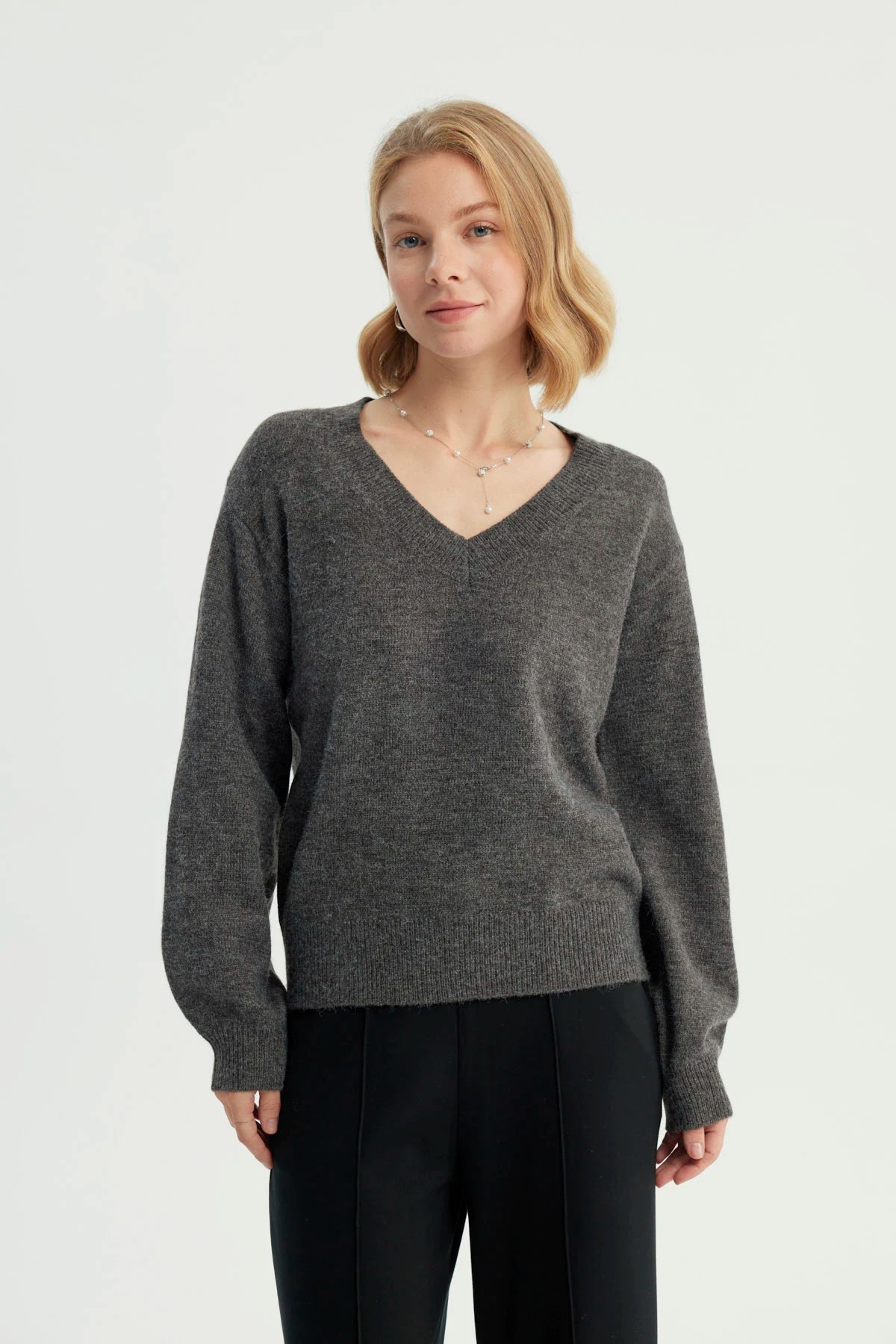 Sweater Mujer Classic Cuello V Gris Melange