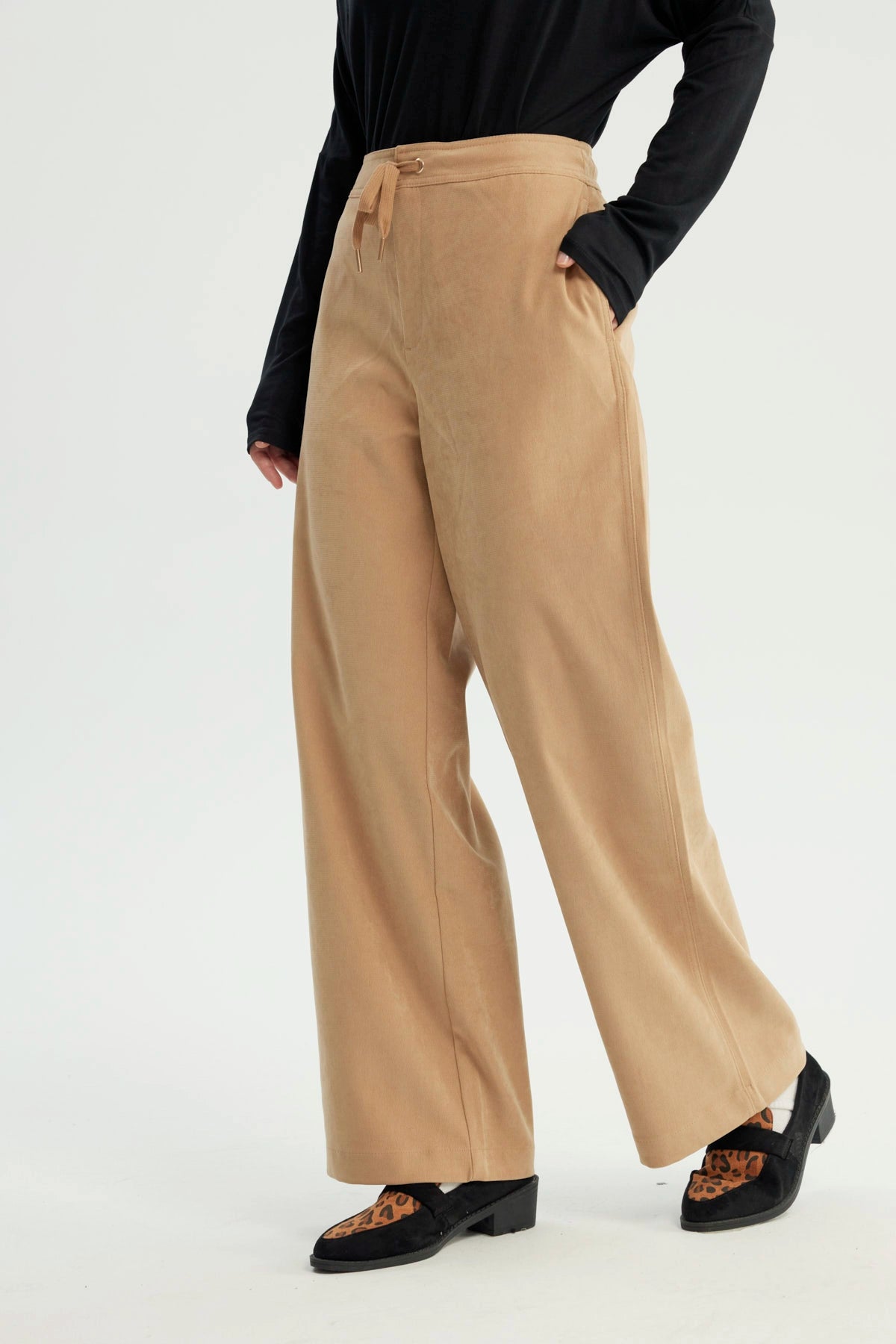 Pantalón Buzo Mujer Calce Recto Beige