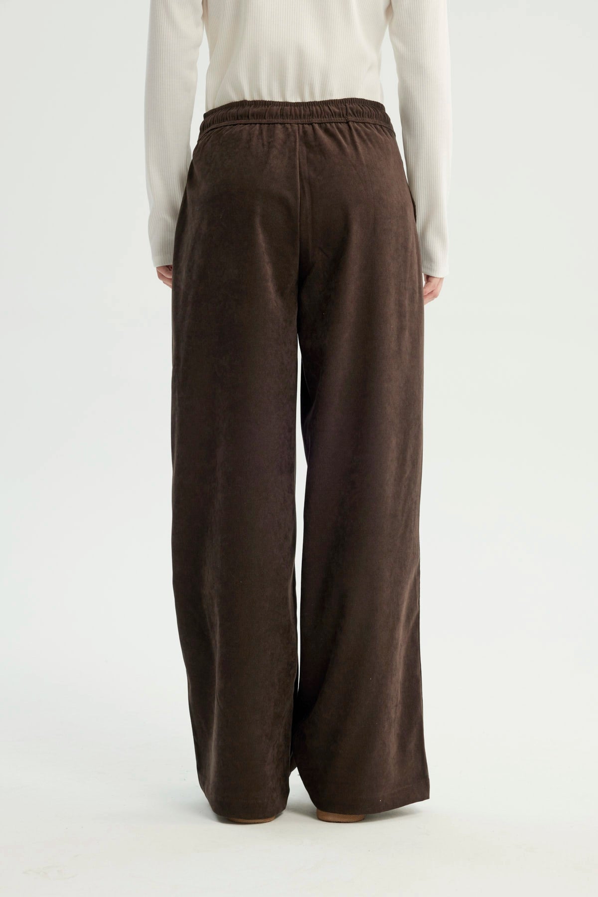 Pantalón Buzo Mujer Calce Recto Chocolate