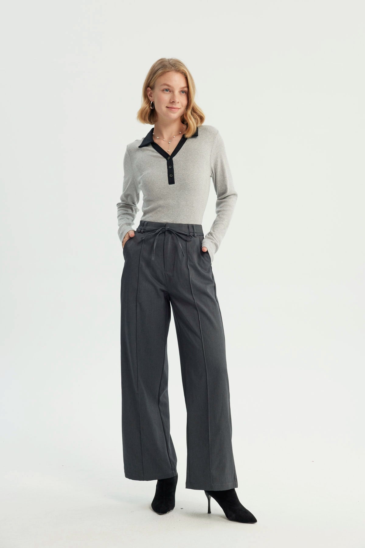 Pantalón Mujer Recto Gris