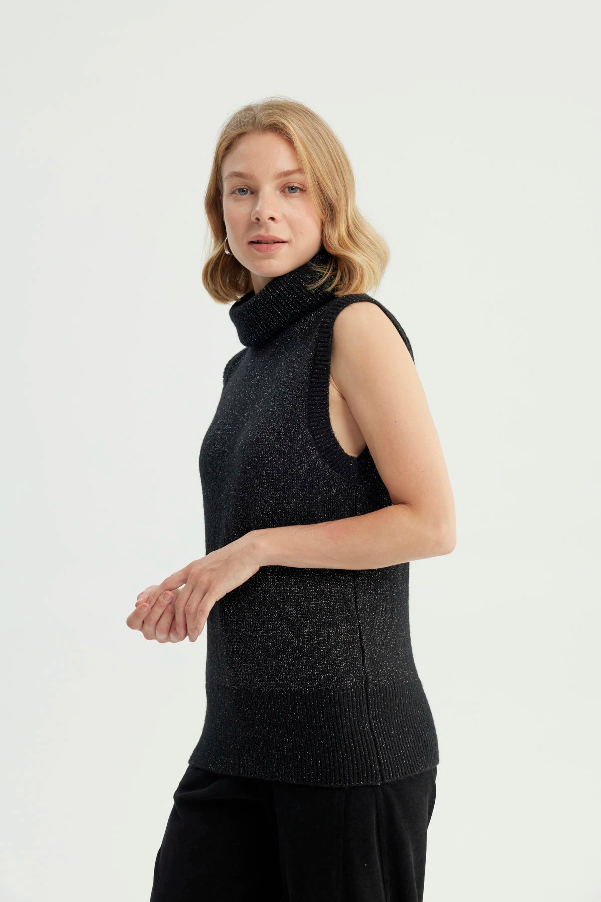 Sweater Mujer Classic Cuello Alto Negro
