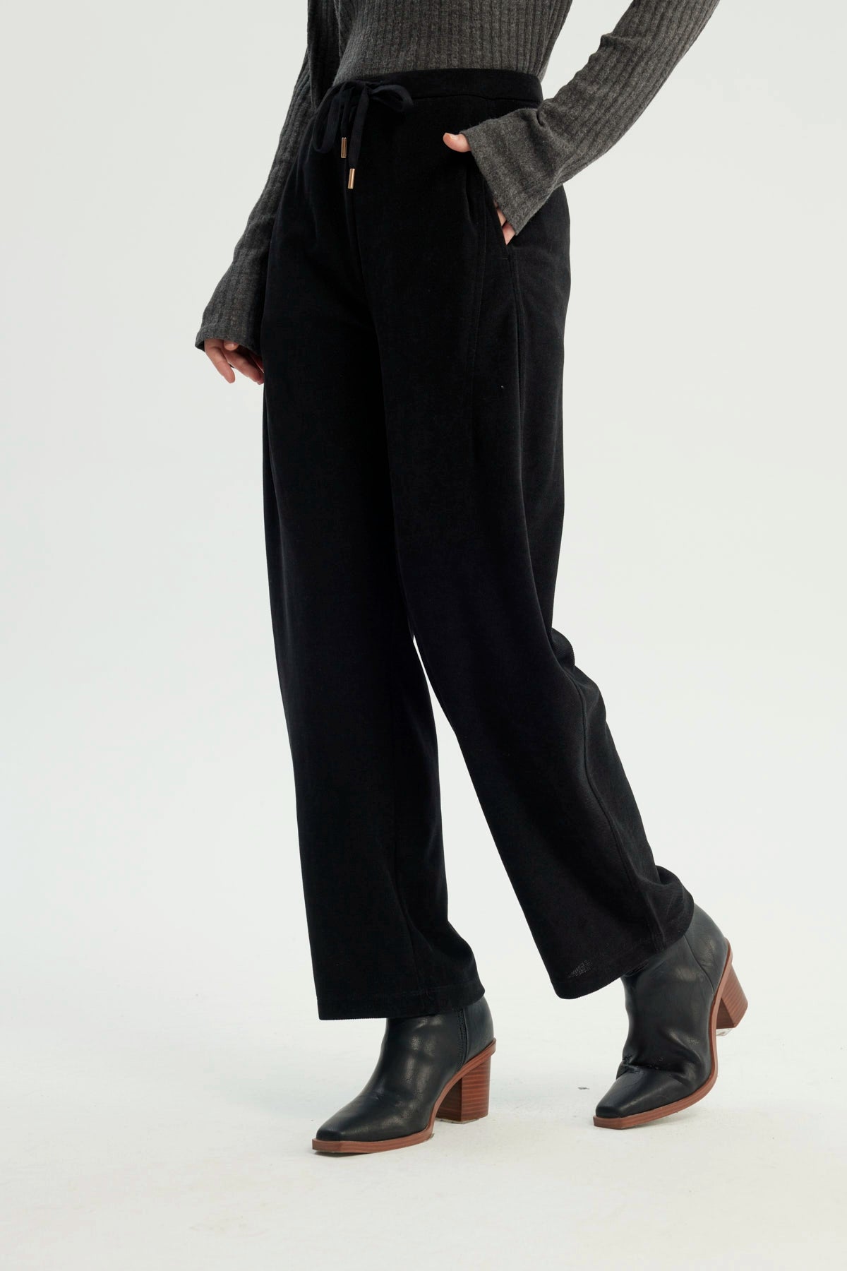 Pantalón Mujer Loose Negro