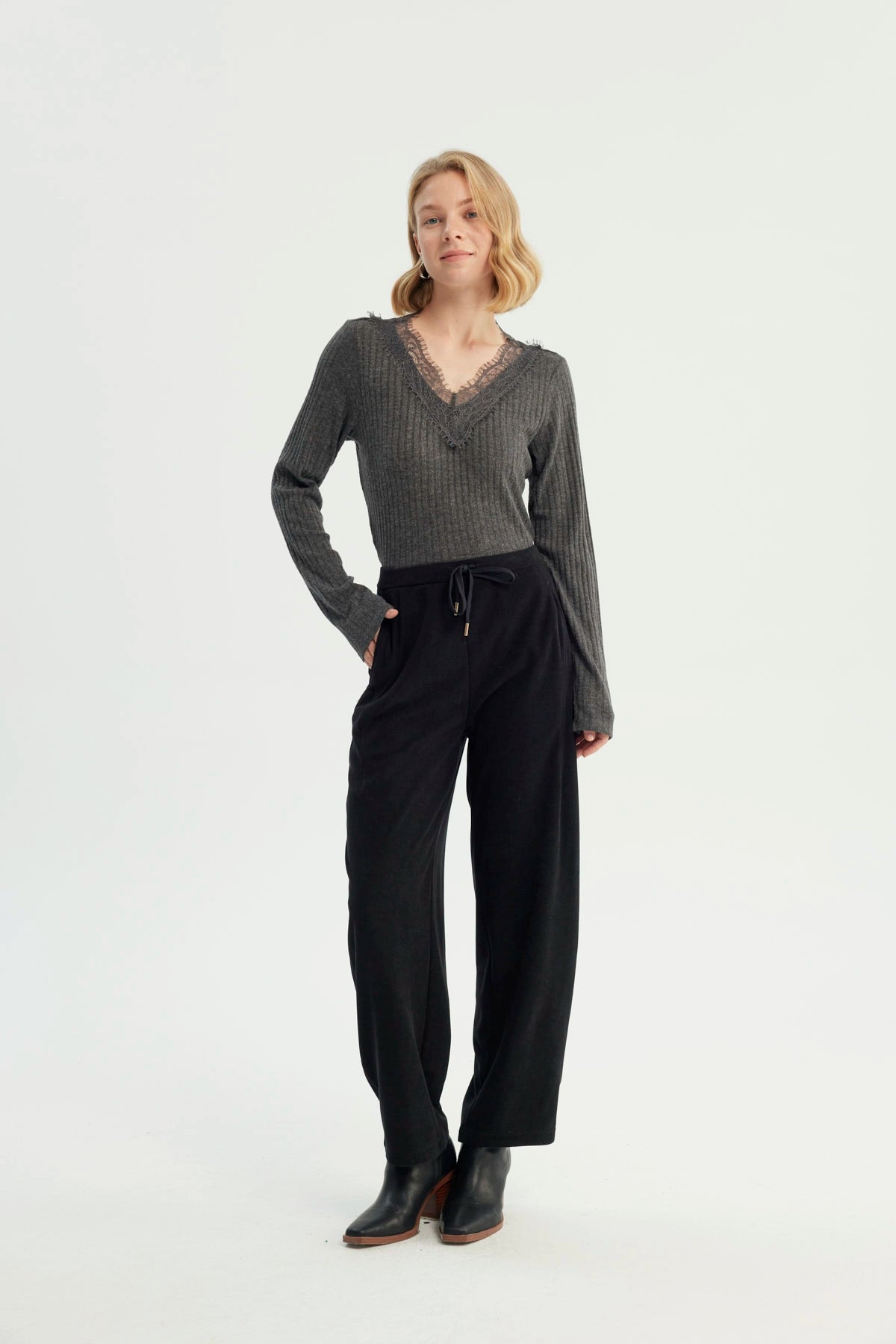Pantalón Mujer Loose Negro