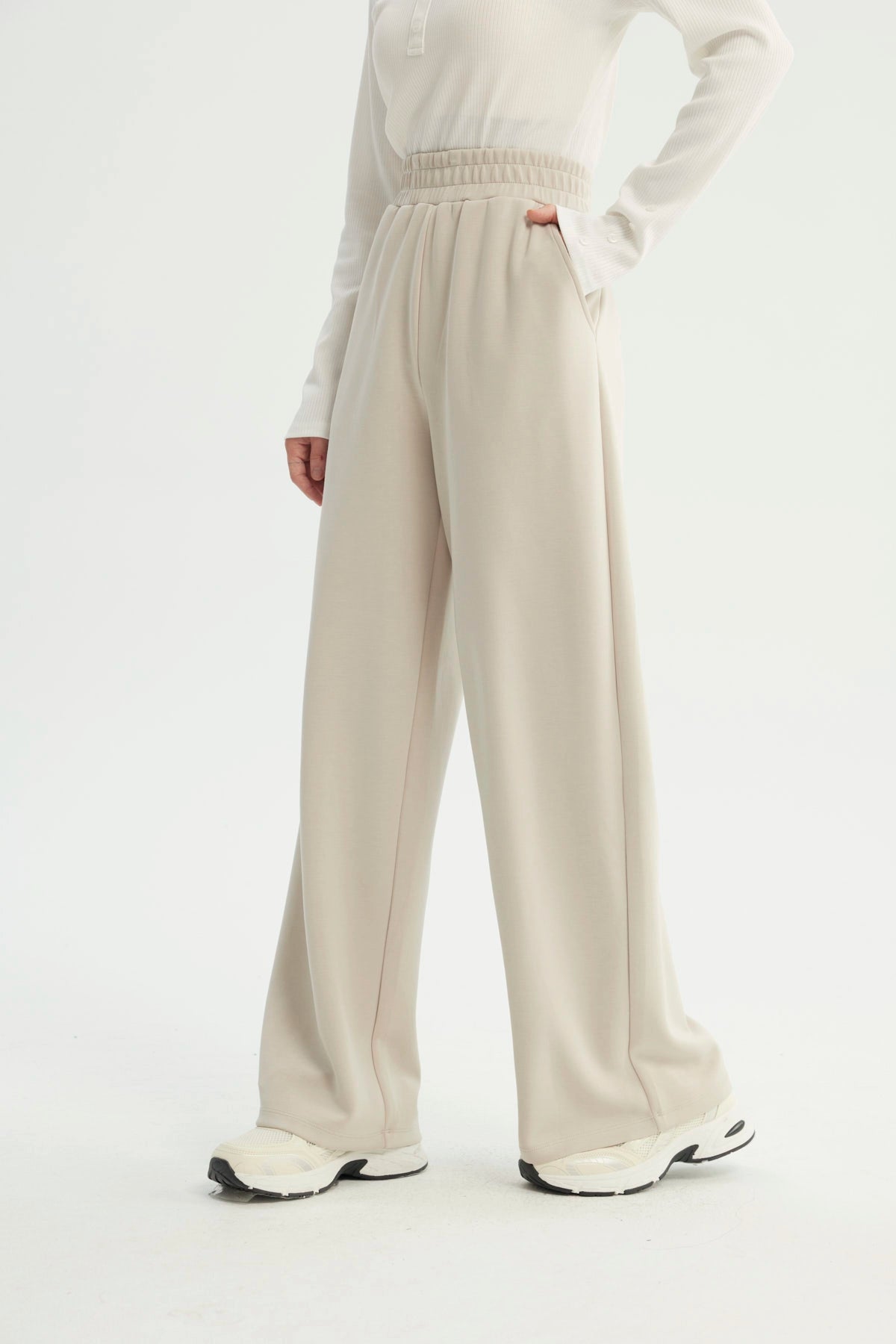 Pantalón Buzo Mujer Loose Beige