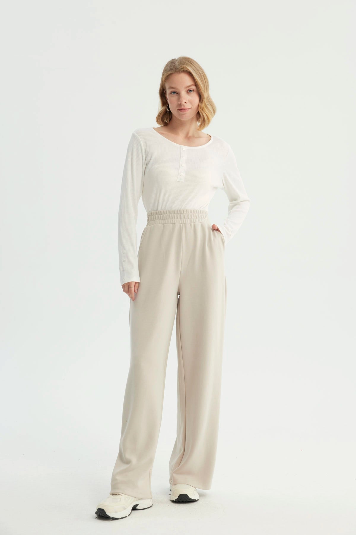 Pantalón Buzo Mujer Loose Beige