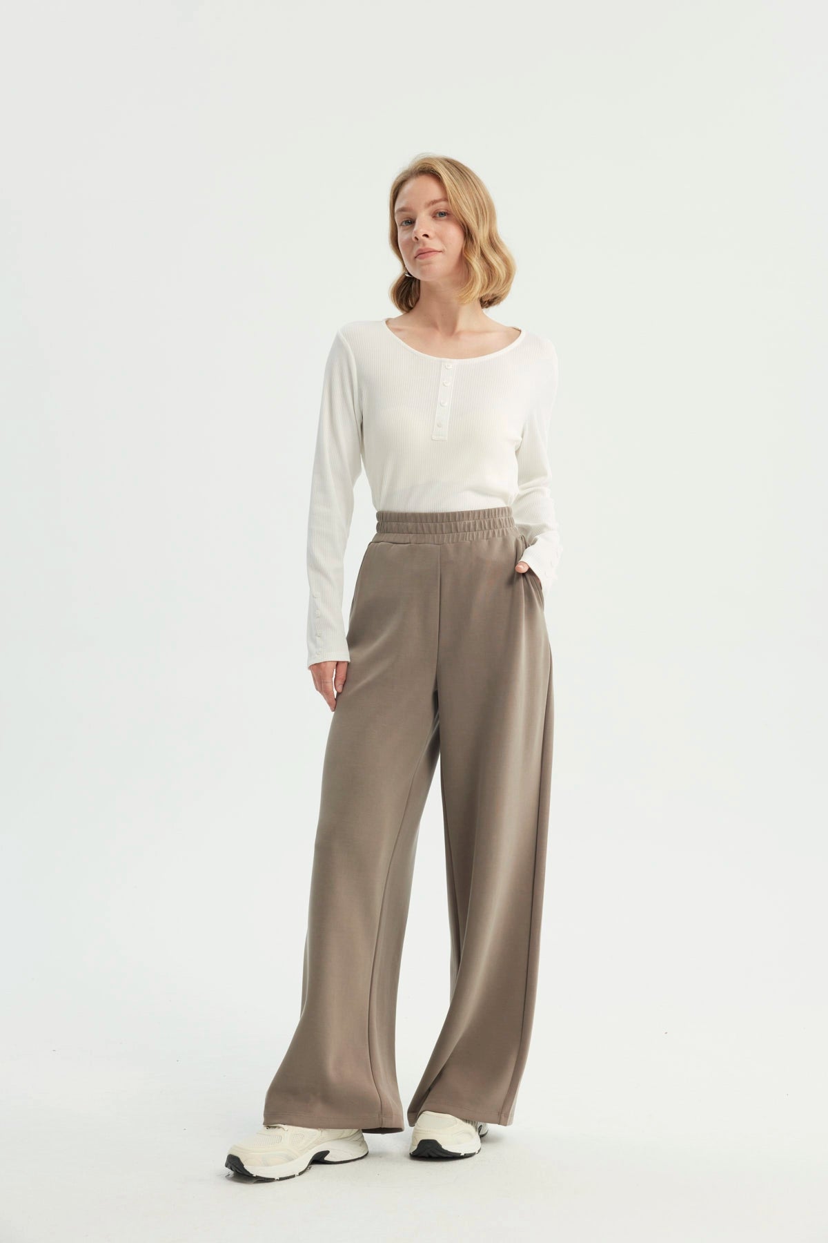 Pantalón Buzo Mujer Loose Beige