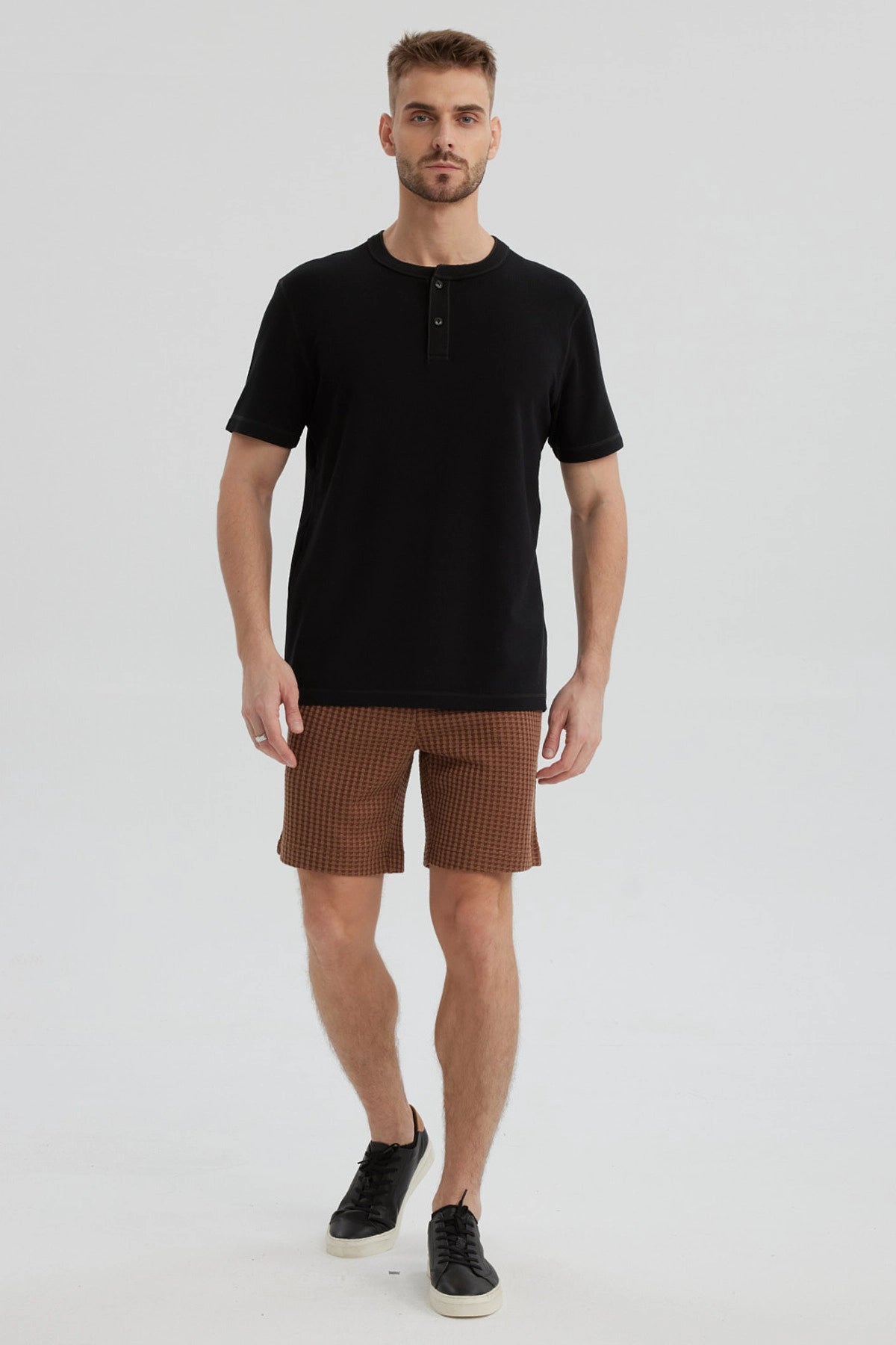 Bermuda Hombre Calce Recto Café