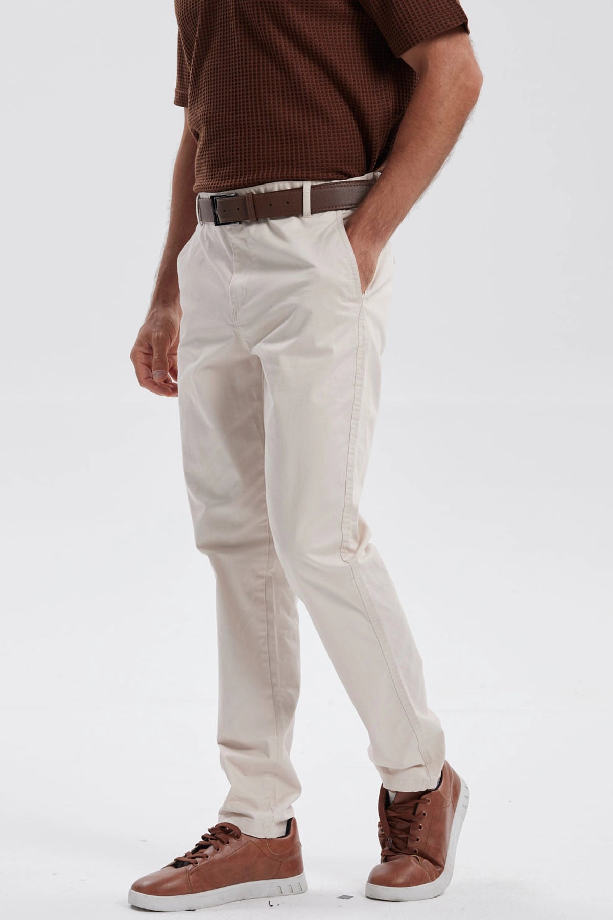 Pantalón Hombre Chino Cinturón Beige