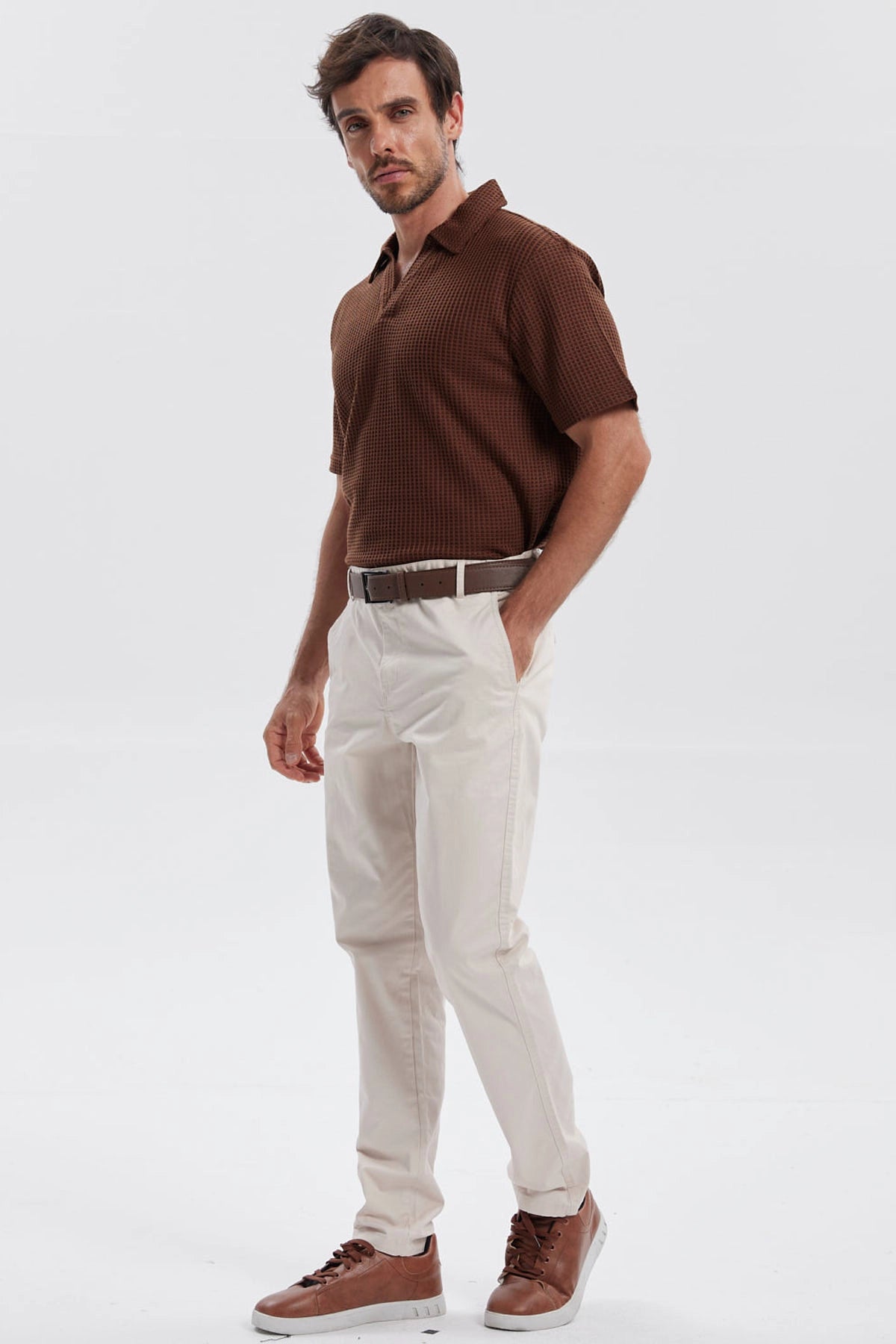 Pantalón Hombre Chino Cinturón Beige