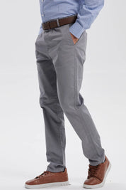 Pantalón Hombre Chino Cinturón Gris Claro