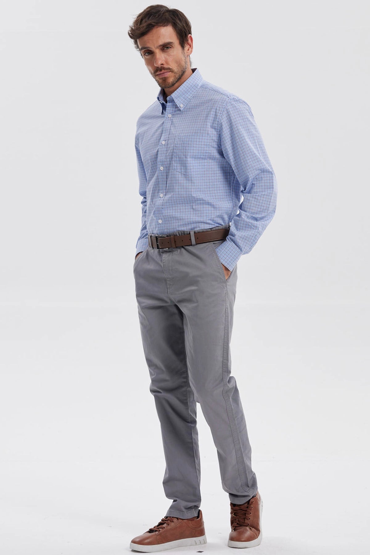 Pantalón Hombre Chino Cinturón Gris Claro