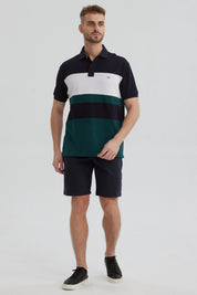 Polera hombre verde con franjas horizontales negras y blancas diseño casual sin estampa lisa y moderna