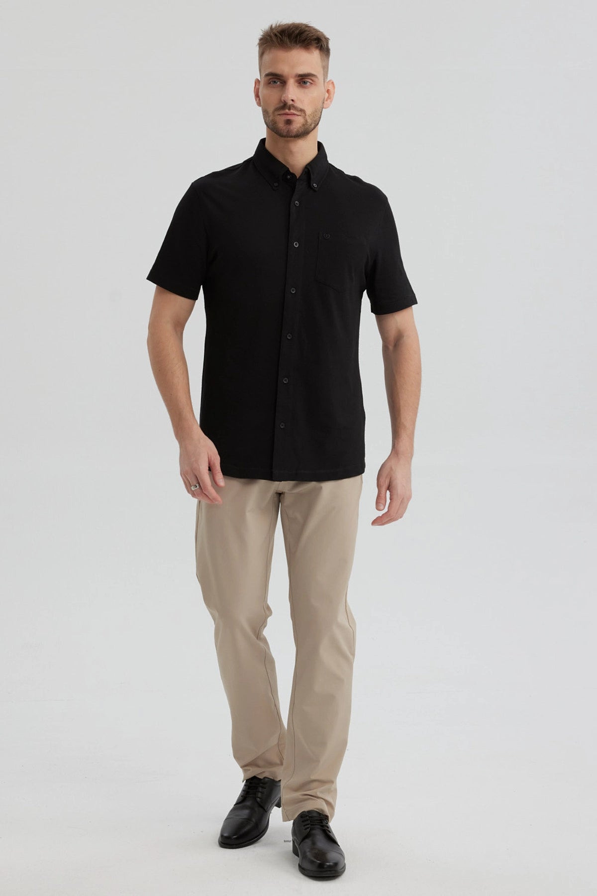 Camisa Hombre Piqué con Bolsillo Negro