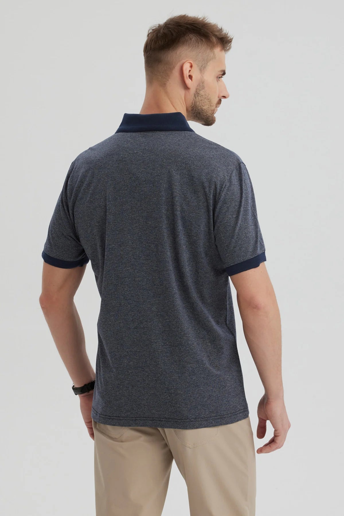 Polera Hombre Con Contraste Azul Marino