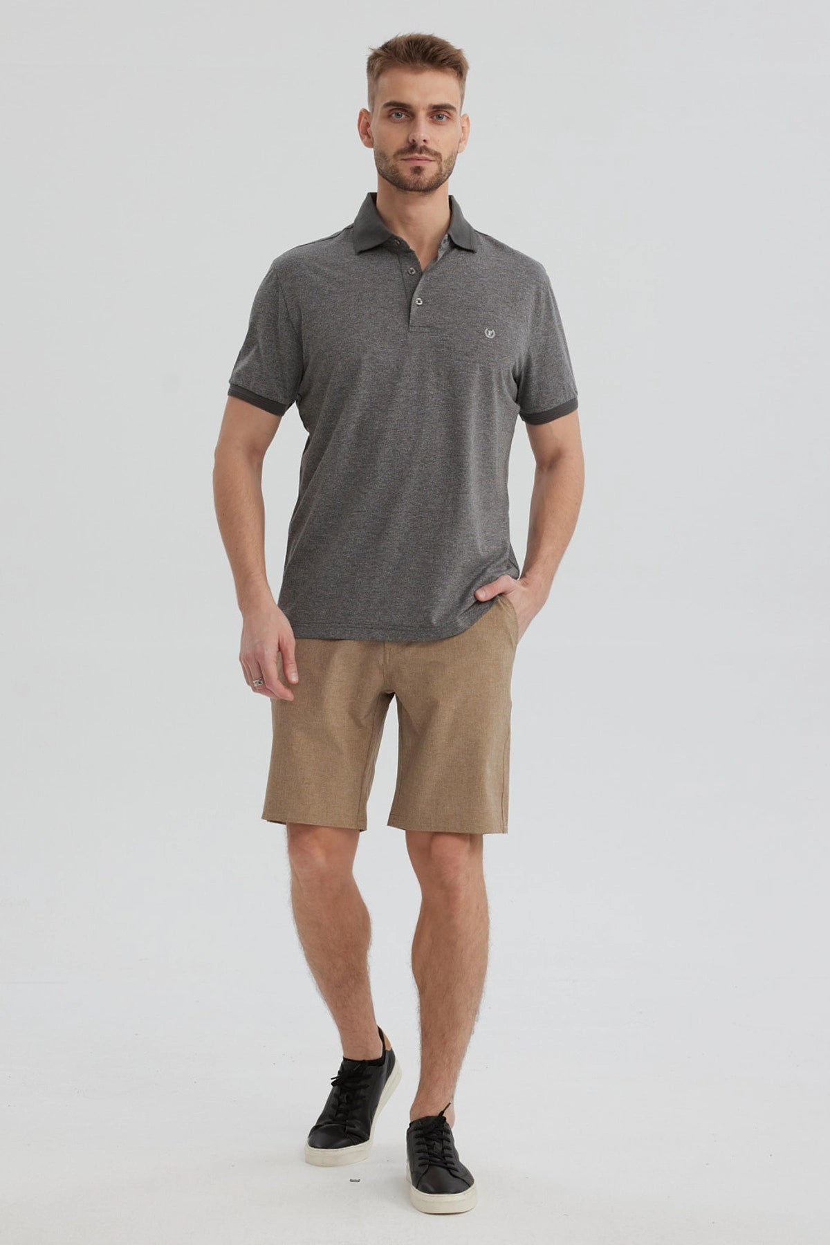 Polera Hombre Con Contraste Gris