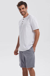 Polera hombre blanca con tres botones en el pecho y manga corta