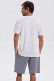 Polera hombre blanca con tres botones en el pecho y manga corta