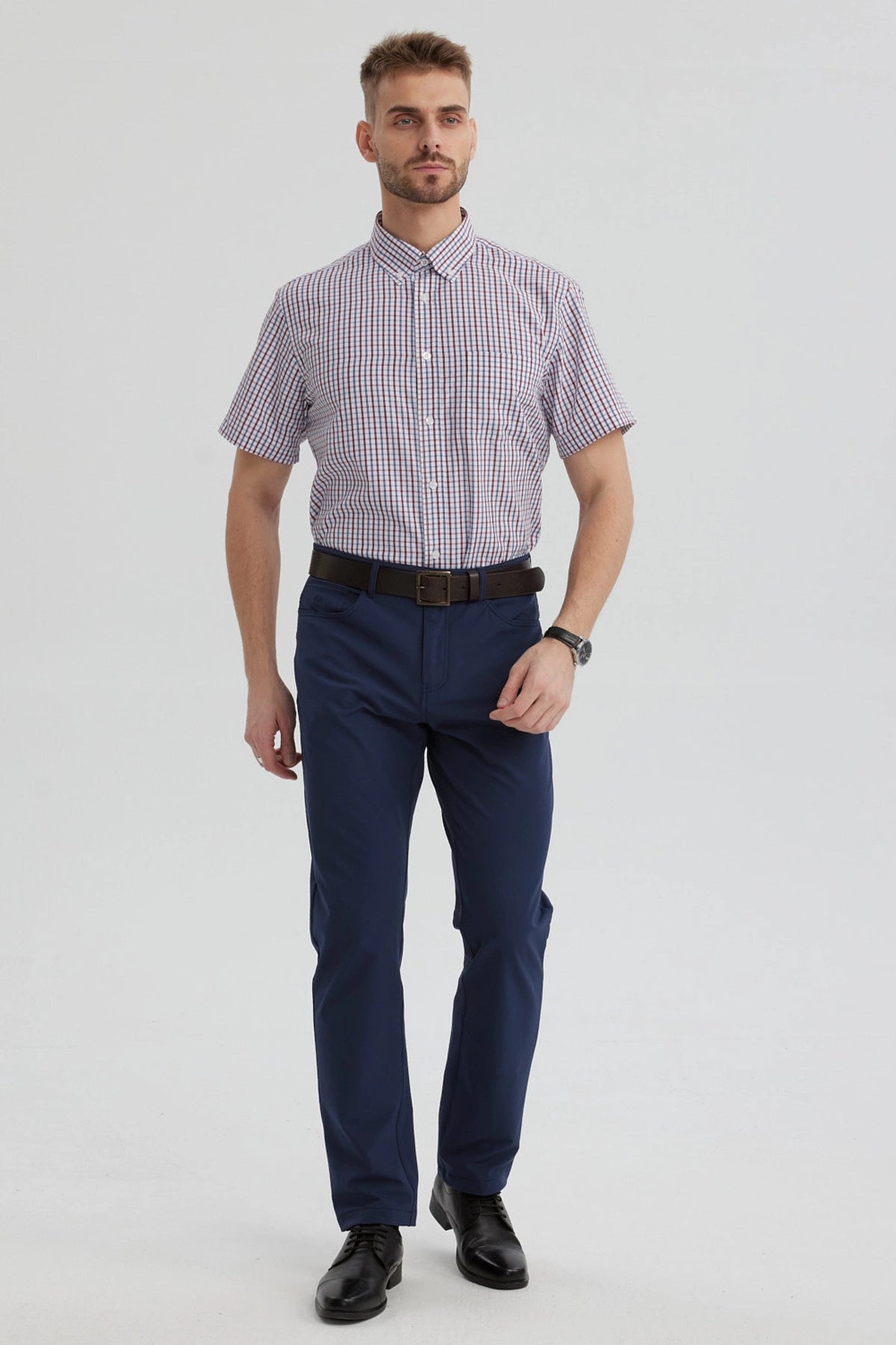 Camisa de hombre a cuadros rojos y blancos manga corta diseño clásico sin estampa