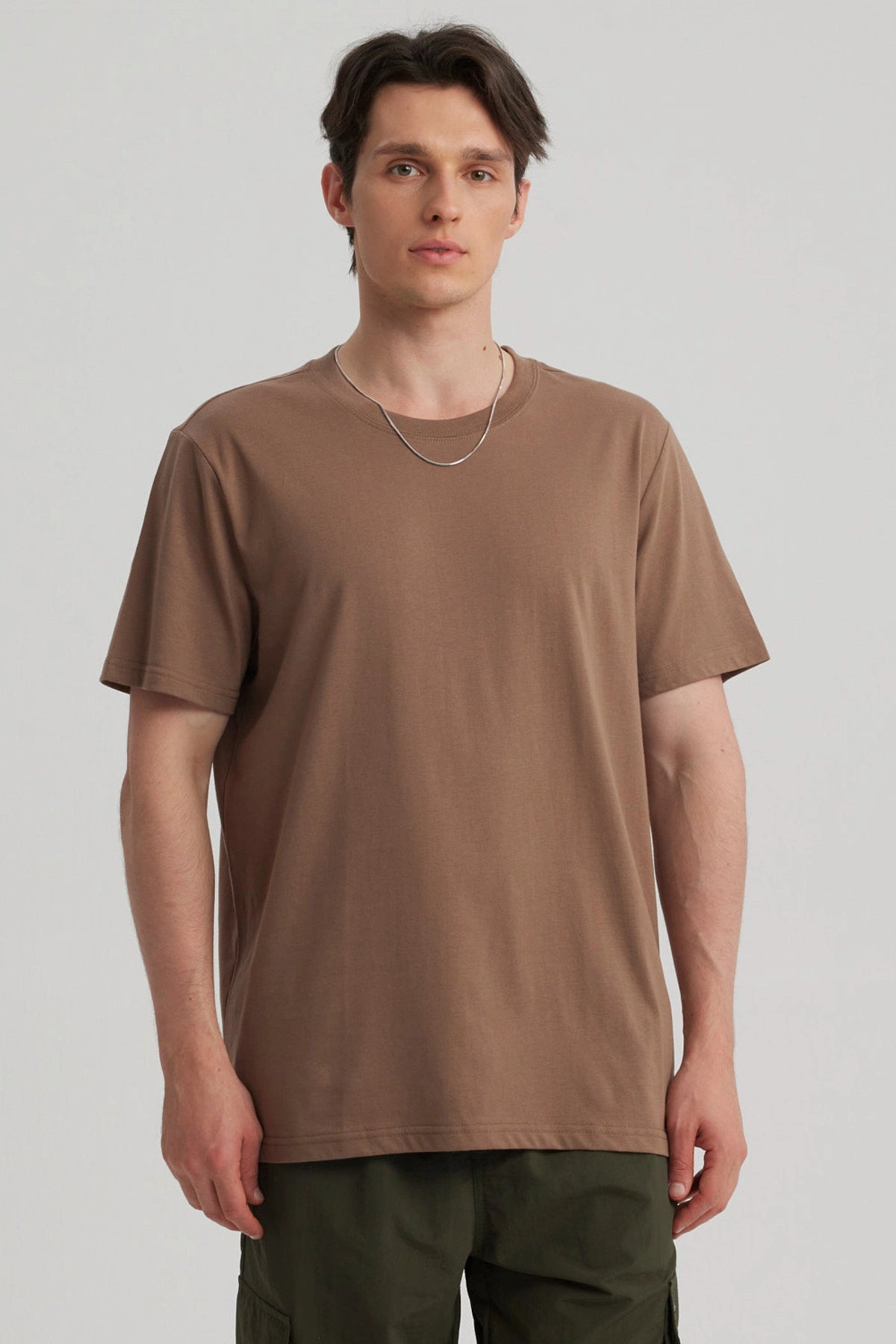 Polera Hombre Long Fit Básica Café