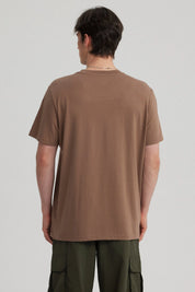 Polera Hombre Long Fit Básica Café