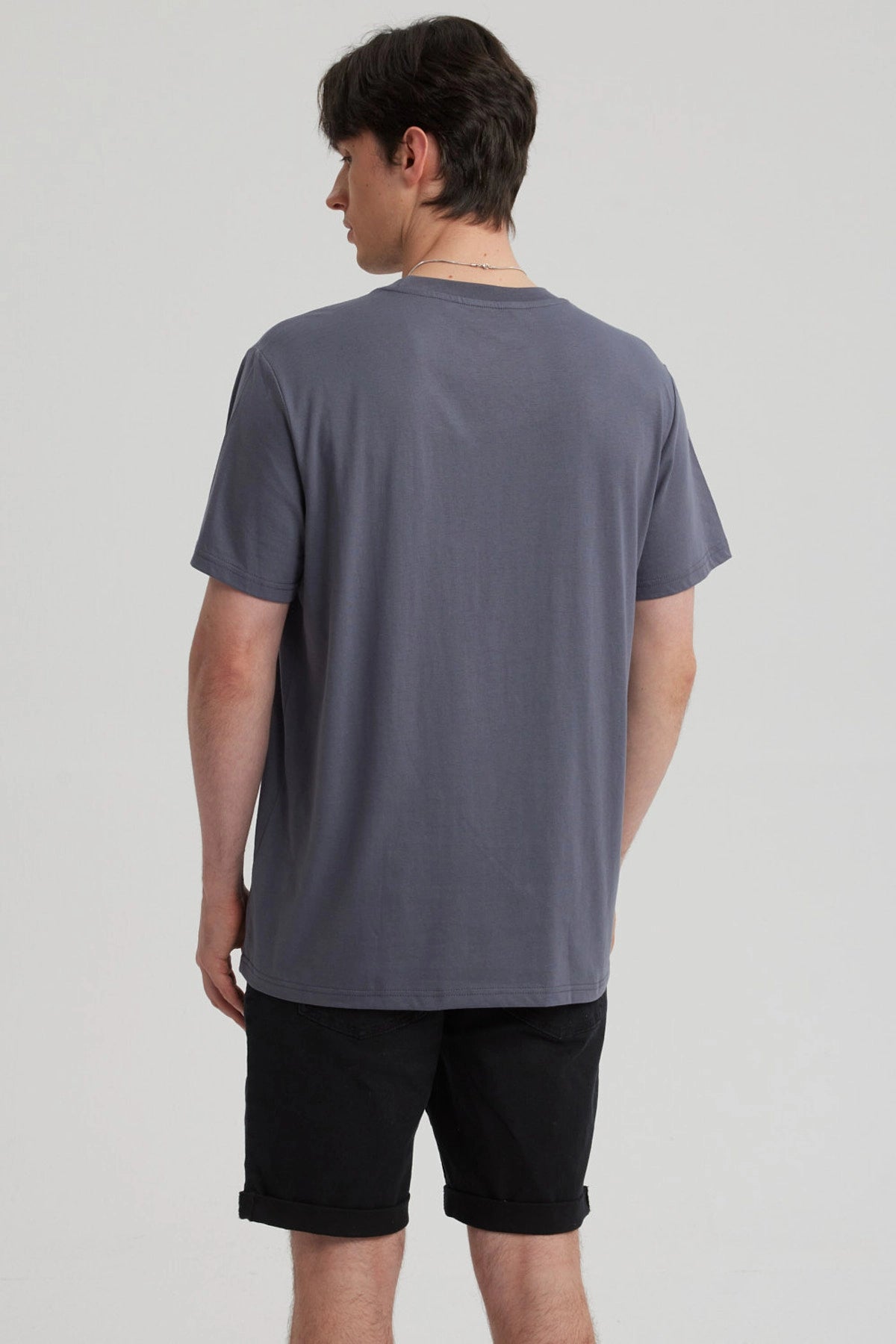 Polera Hombre Long Fit Básica Gris Oscuro