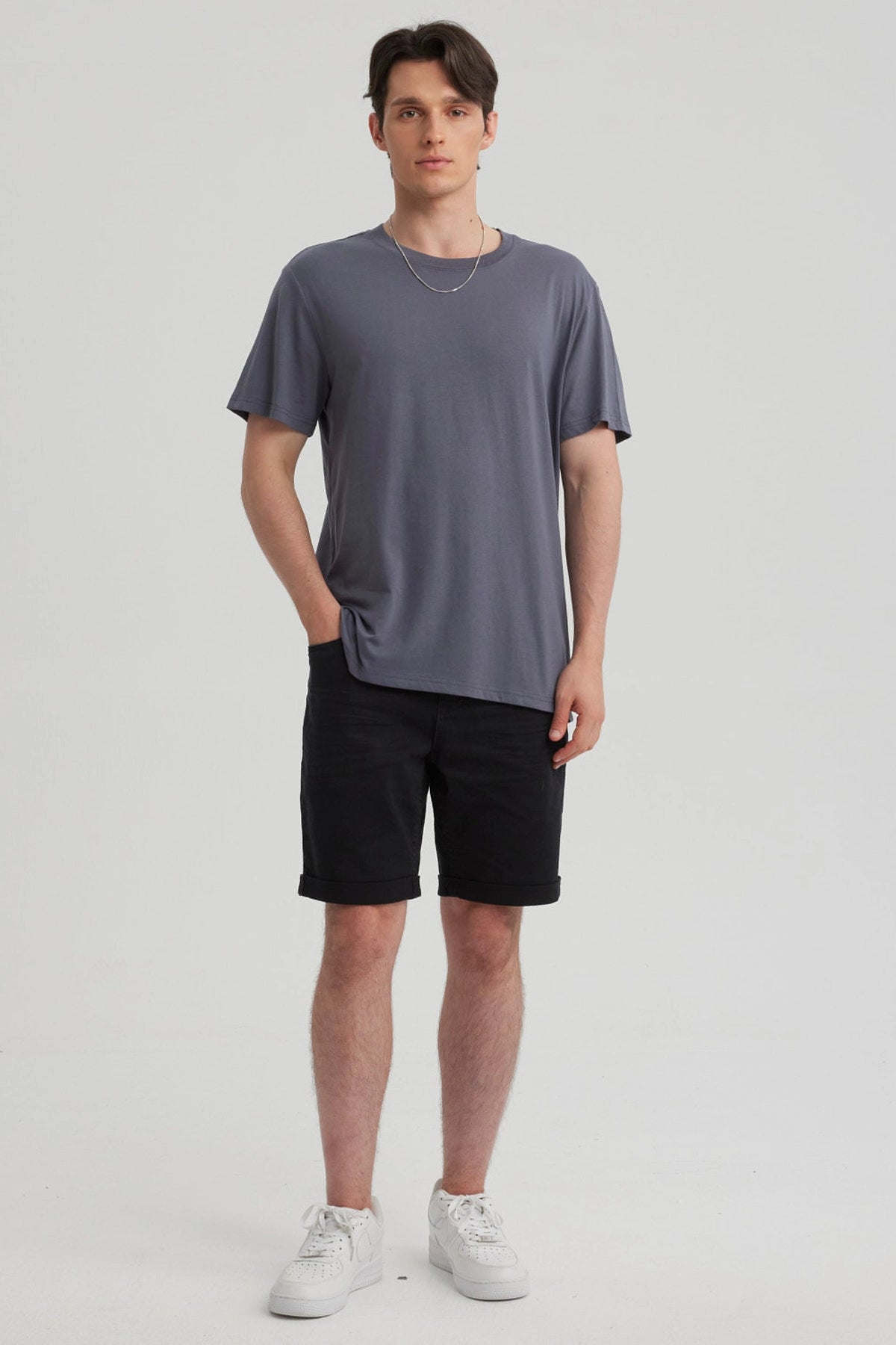 Polera Hombre Long Fit Básica Gris Oscuro