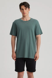 Polera Hombre Long Fit Básica Verde Pino