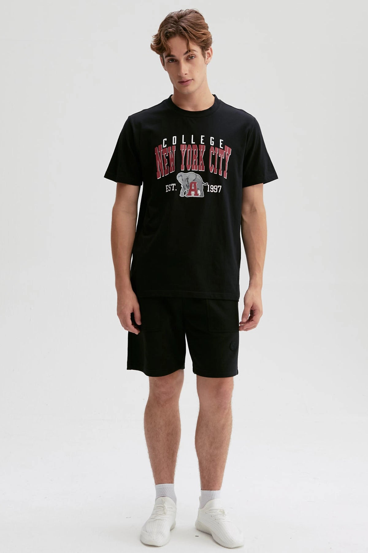 Polera Hombre Print Posicional Negro / Rojo