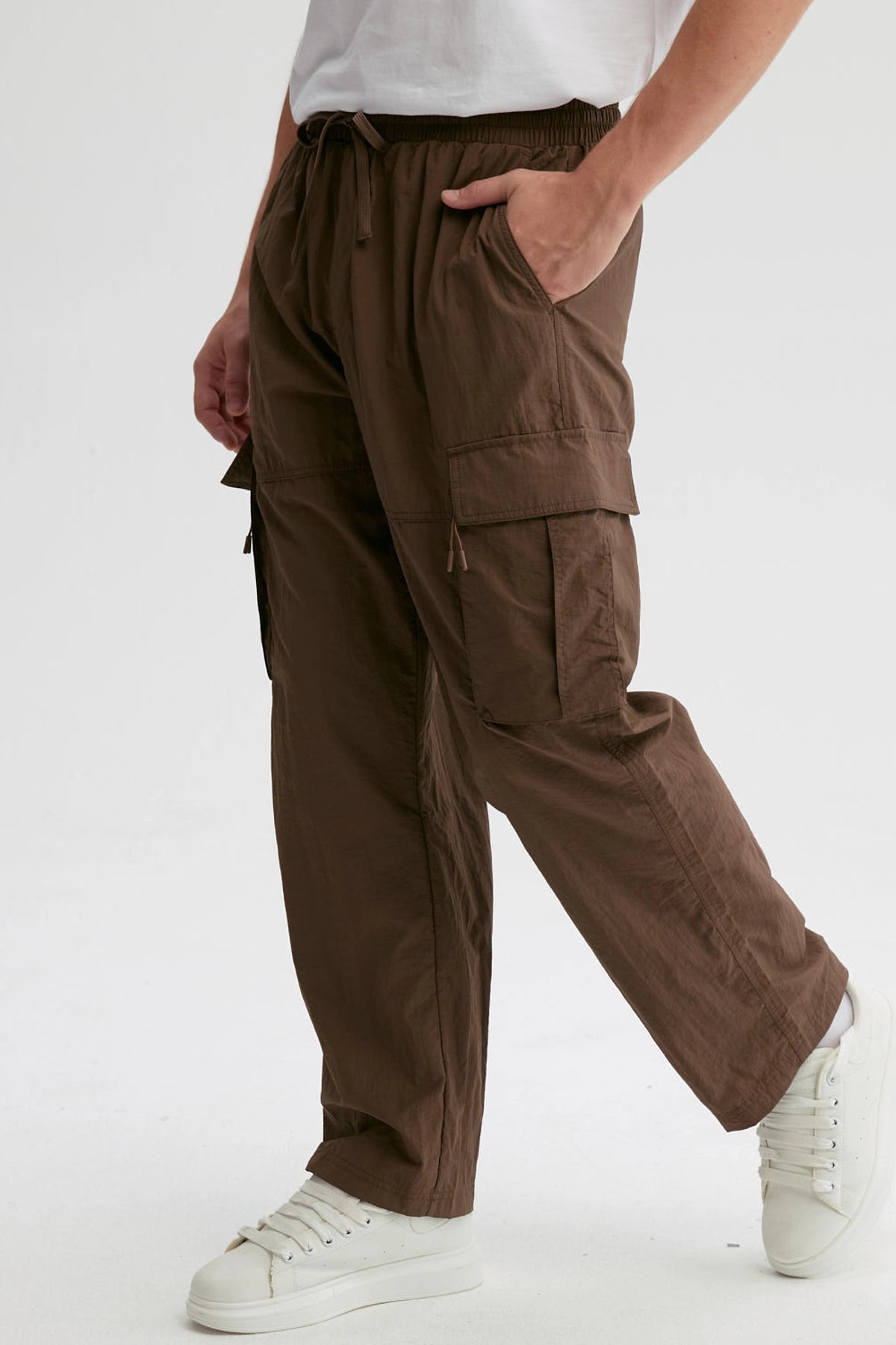 Pantalón Hombre Cargo Nylon Chocolate