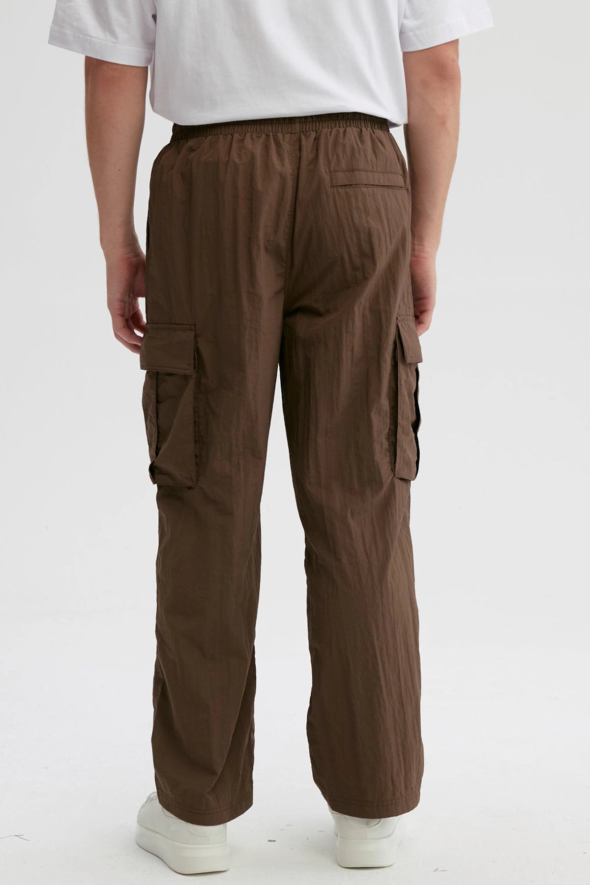 Pantalón Hombre Cargo Nylon Chocolate